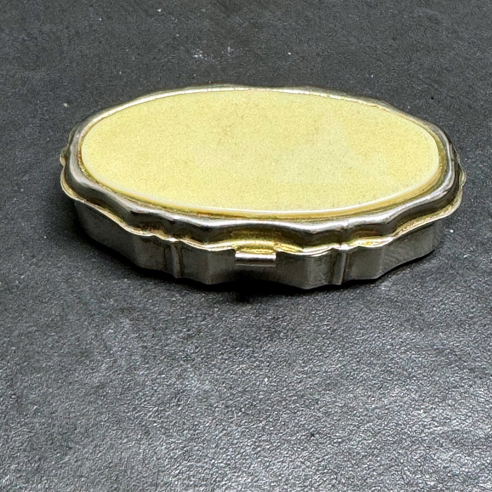Vtg Silver Tone Scalloped Oval Pill Box Cream Faux Stone Inlay Diamond Pattern